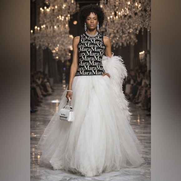 MaxMara Tops - 🖤 MaxMara Printed Scuba Tank Top – Black & Beige